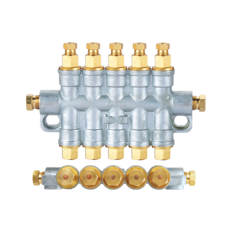 Quantified decompression thin oil distributor