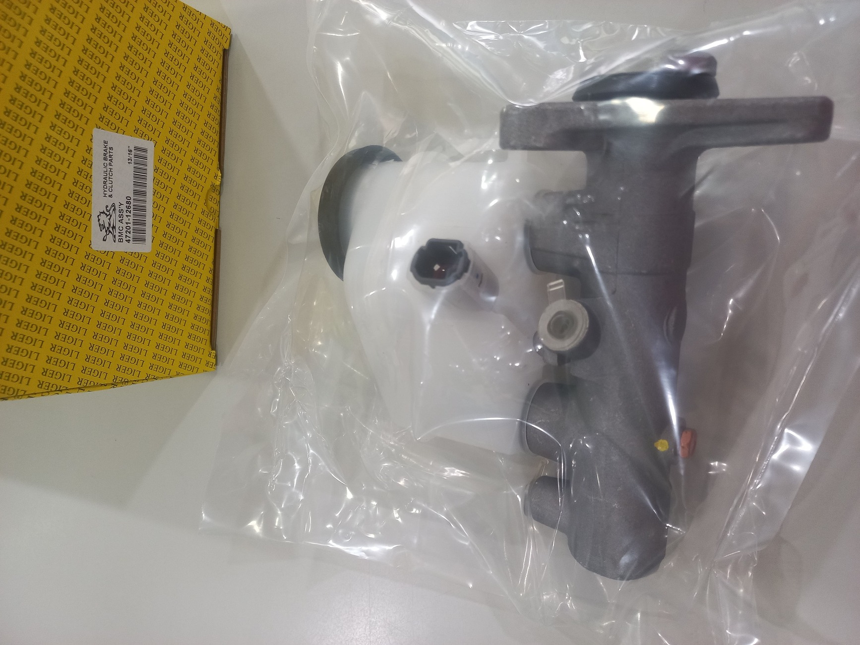 煞車總泵 BRAKE MASTER CYLINDER For TOYOTA-OE:47201-12680-47201-12680