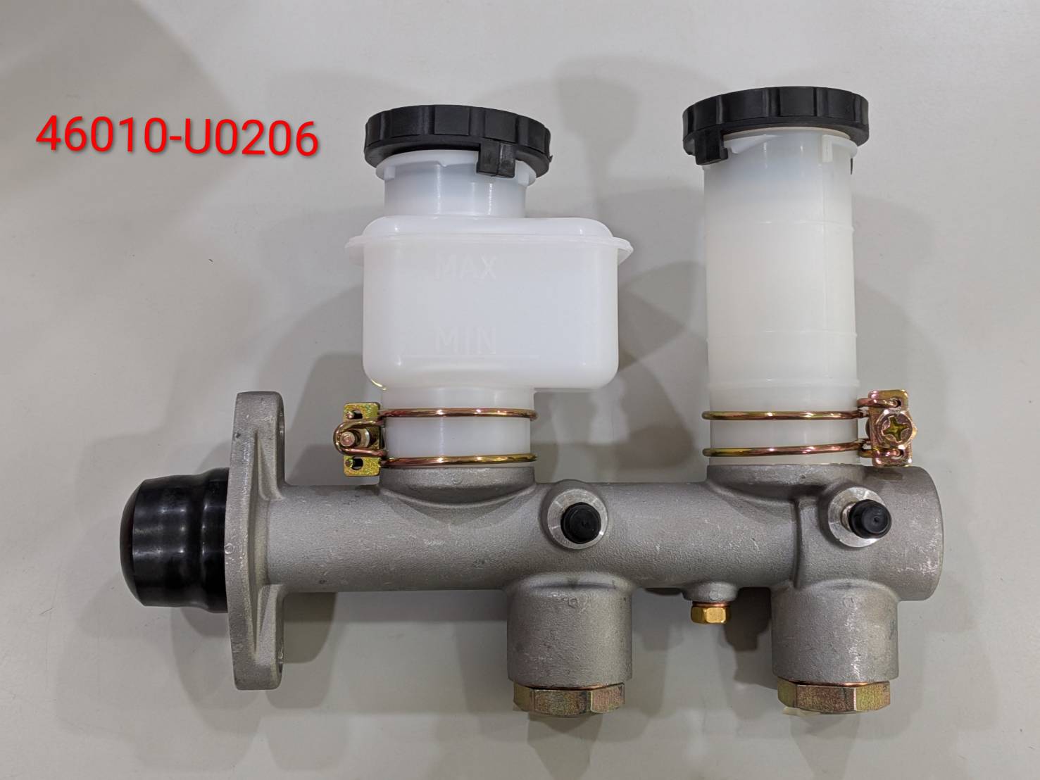 汽車剎車總泵總成 ／ 煞車主缸 (OEM 46010-U0206)