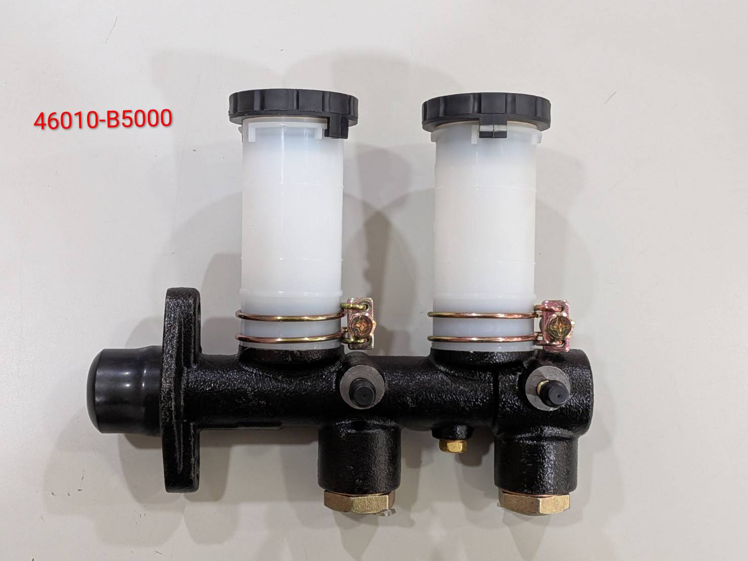 汽車剎車總泵總成 ／ 煞車主缸