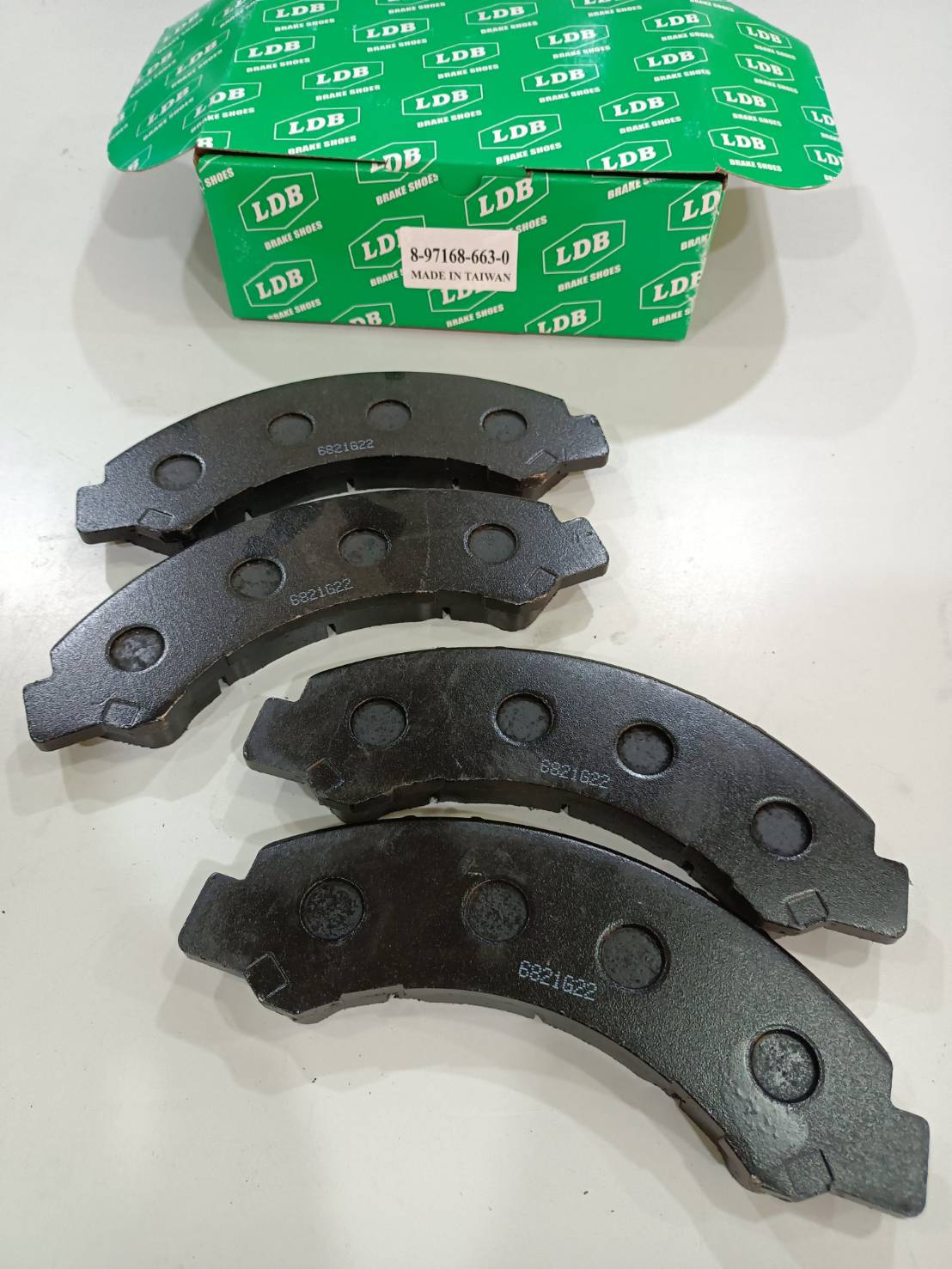 AUTO DISK BRAKE PAD SET FOR ISUZU ELF-OE:8-97168-633-0-8-97168-633-0