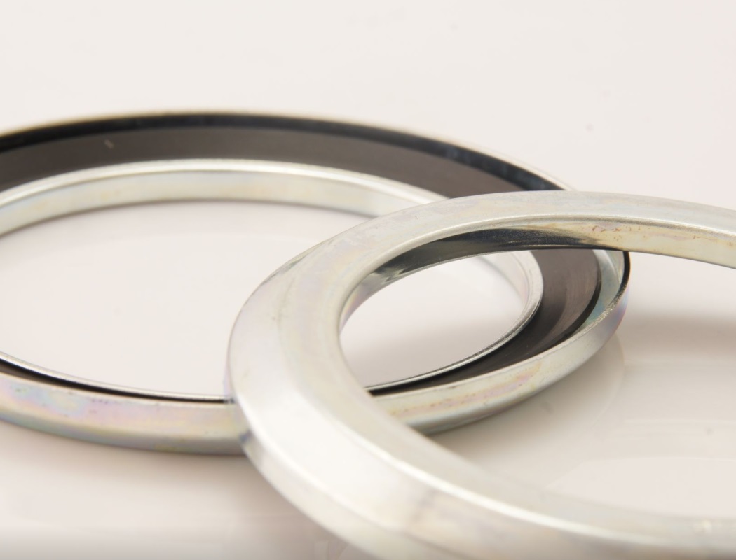 軸面油封 (RB ／ 9RB type)